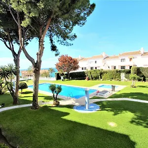 los-cisnes-apartments-50m-from-the-beach.1costadelsol.com/